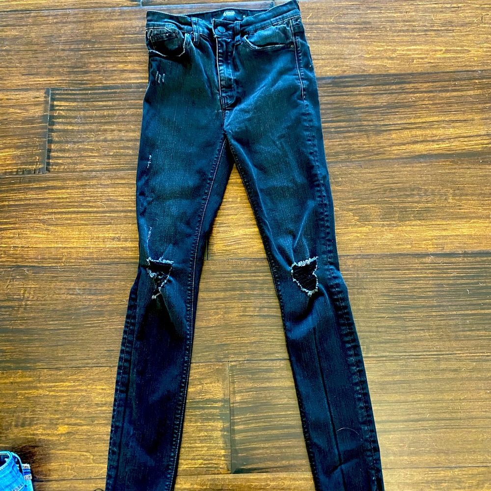 Hudson medium dark wash skinny Jean, size 25